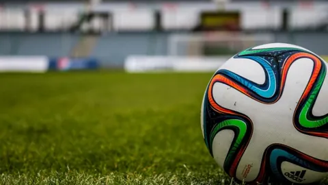 羅馬小組賽次輪以3-0擊敗赫爾辛基，貝洛蒂獨中元虛，迪巴拉和佩萊格裏尼各入一球